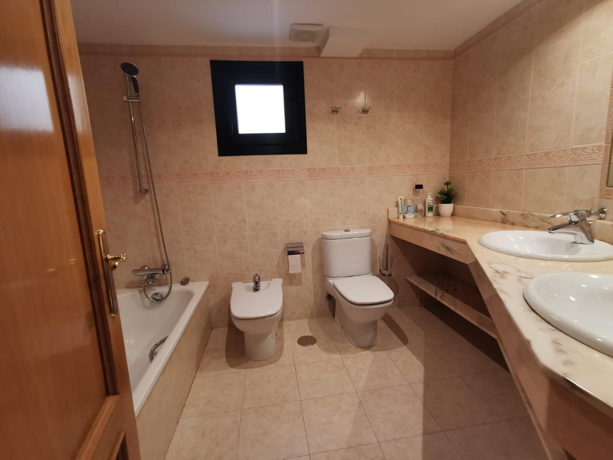 Se vende Apartamento Planta Media de 3 dormitorios en Costa Blanca, Alicante, España