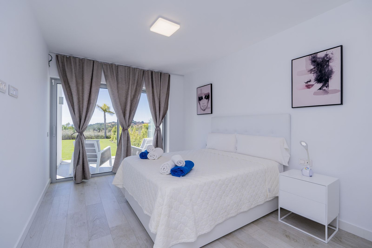 2 Bed Apartment for sale in Estepona Costa Del Sol, Málaga, Spain