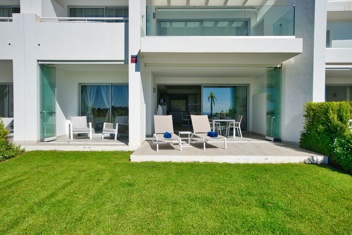 2 Bed Apartment for sale in Estepona Costa Del Sol, Málaga, Spain