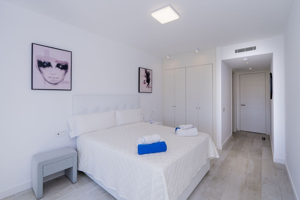 2 Bed Apartment for sale in Estepona Costa Del Sol, Málaga, Spain