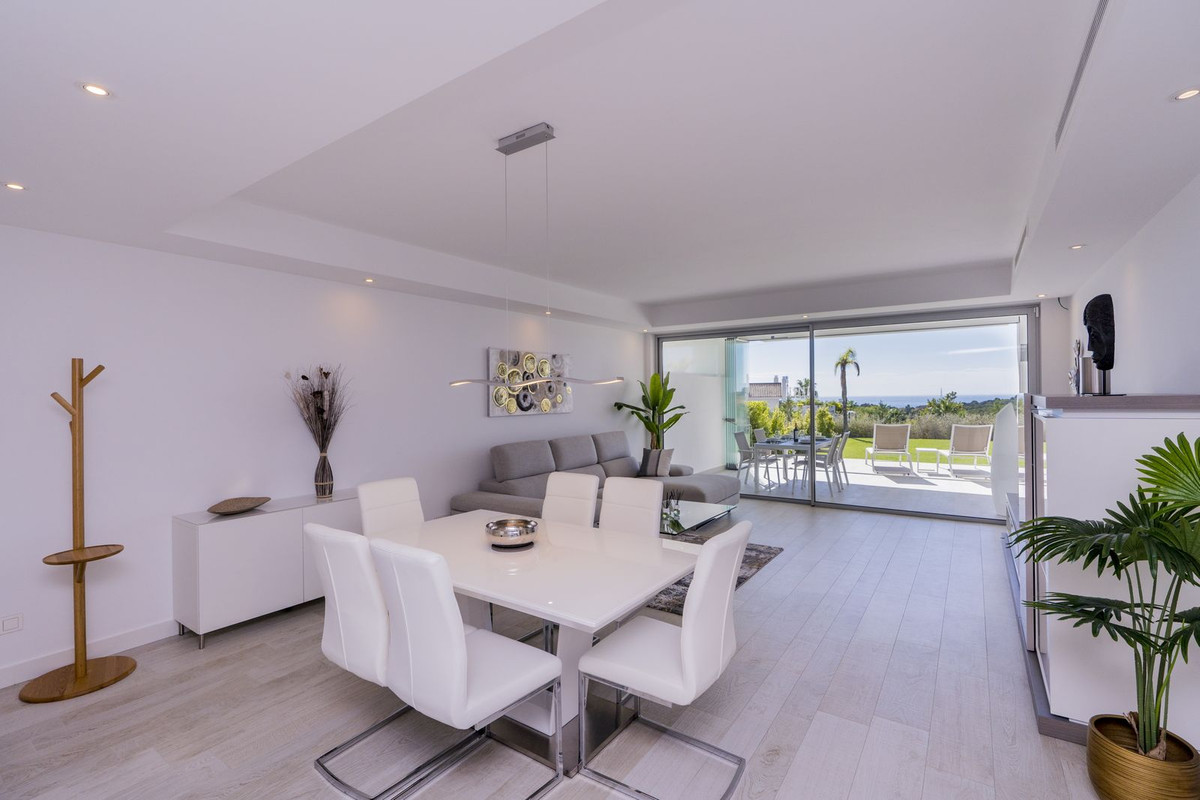 2 Bed Apartment for sale in Estepona Costa Del Sol, Málaga, Spain