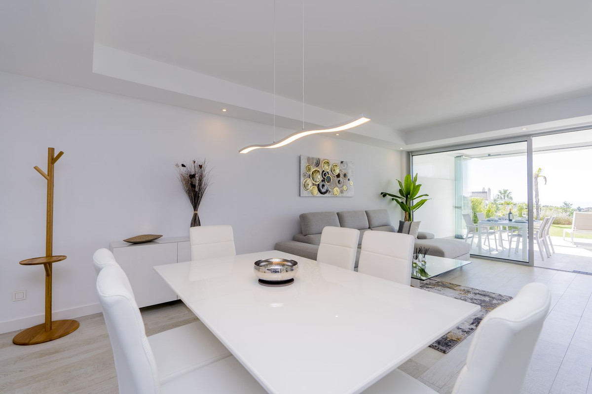 2 Bed Apartment for sale in Estepona Costa Del Sol, Málaga, Spain