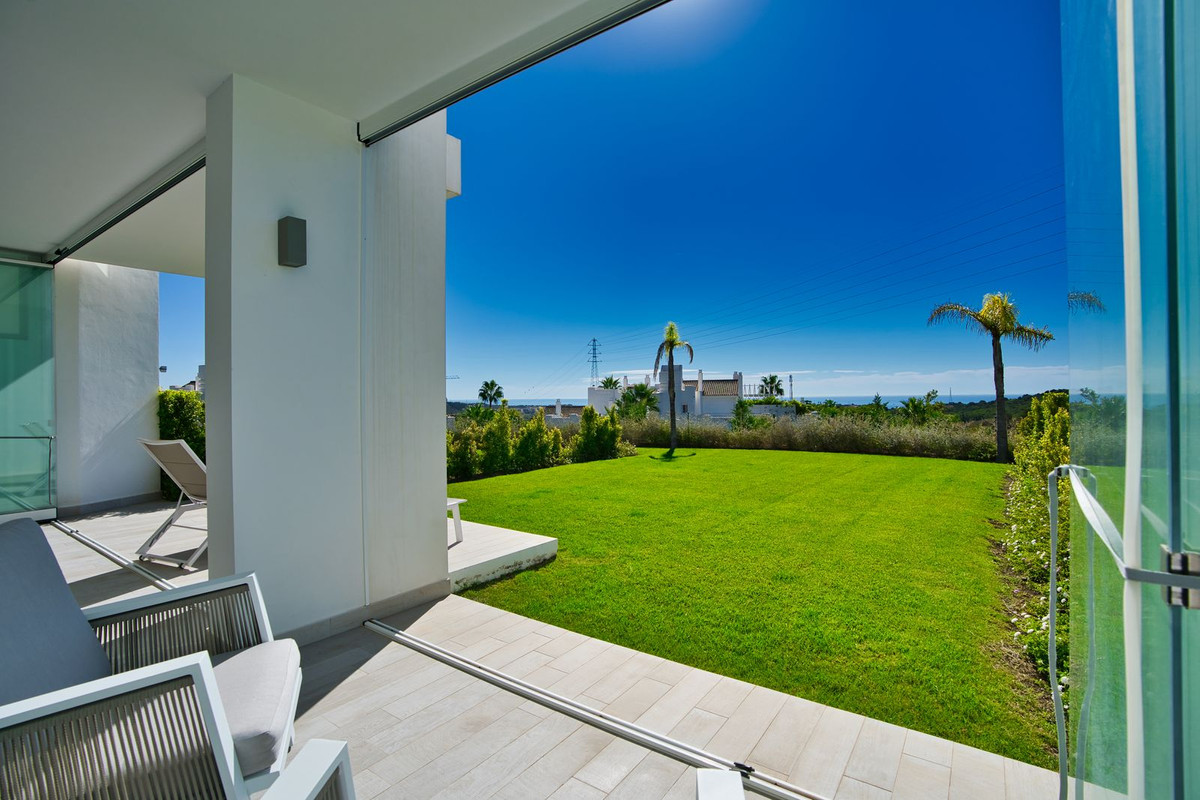 2 Bed Apartment for sale in Estepona Costa Del Sol, Málaga, Spain