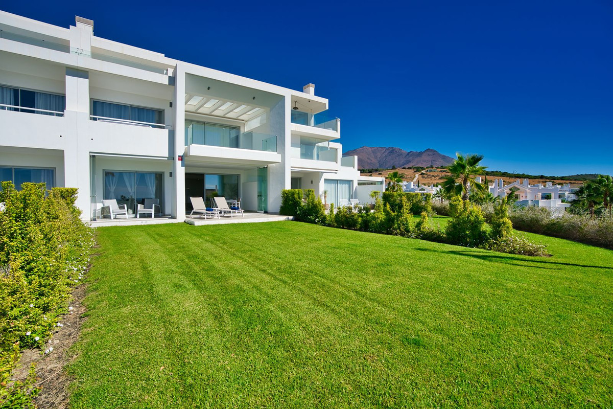 2 Bed Apartment for sale in Estepona Costa Del Sol, Málaga, Spain