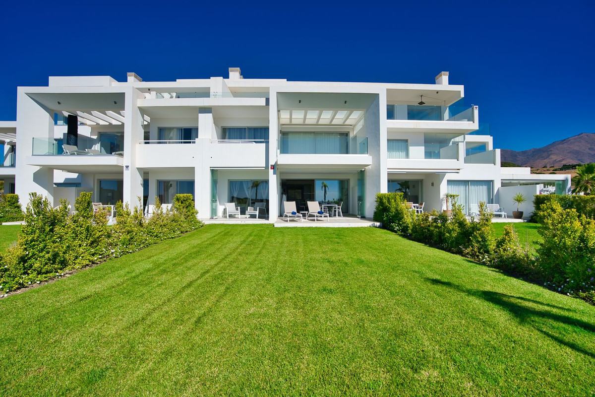 2 Bed Apartment for sale in Estepona Costa Del Sol, Málaga, Spain
