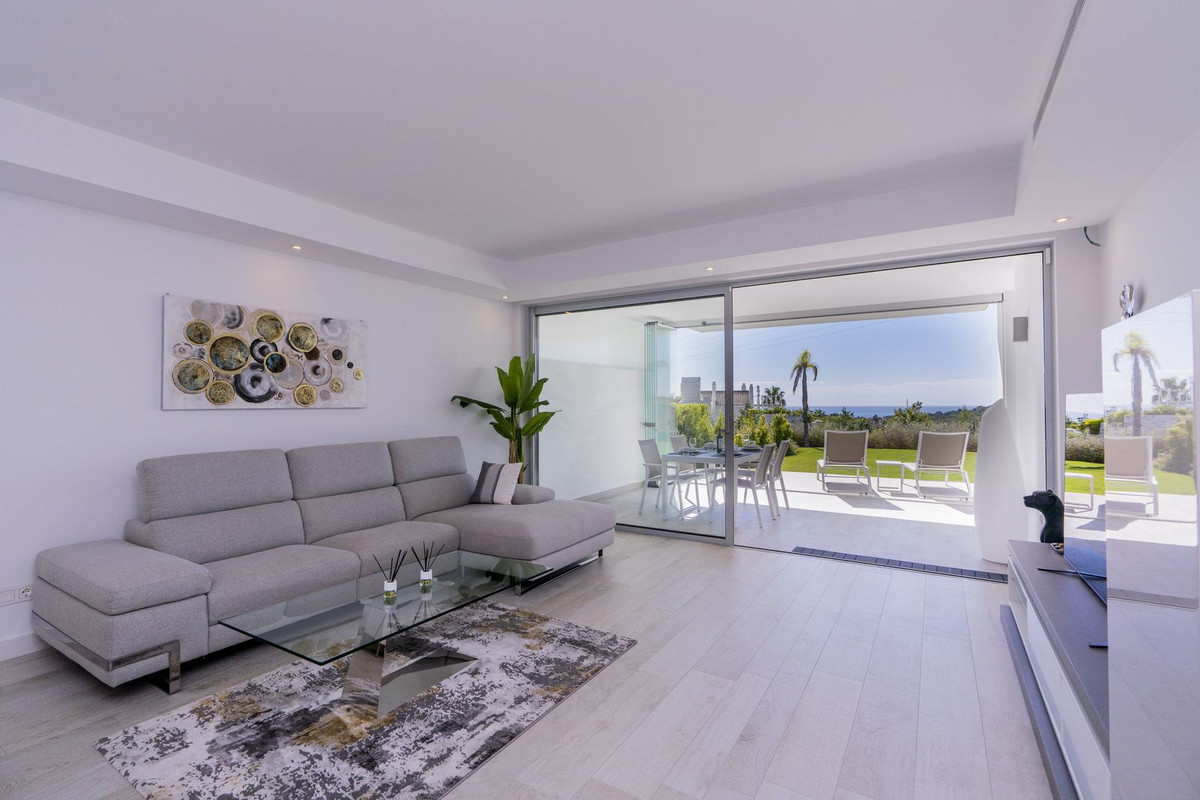2 Bed Apartment for sale in Estepona Costa Del Sol, Málaga, Spain