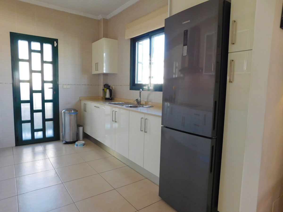Se vende Villa - Chalet de 4 dormitorios en Costa Blanca, Alicante, España