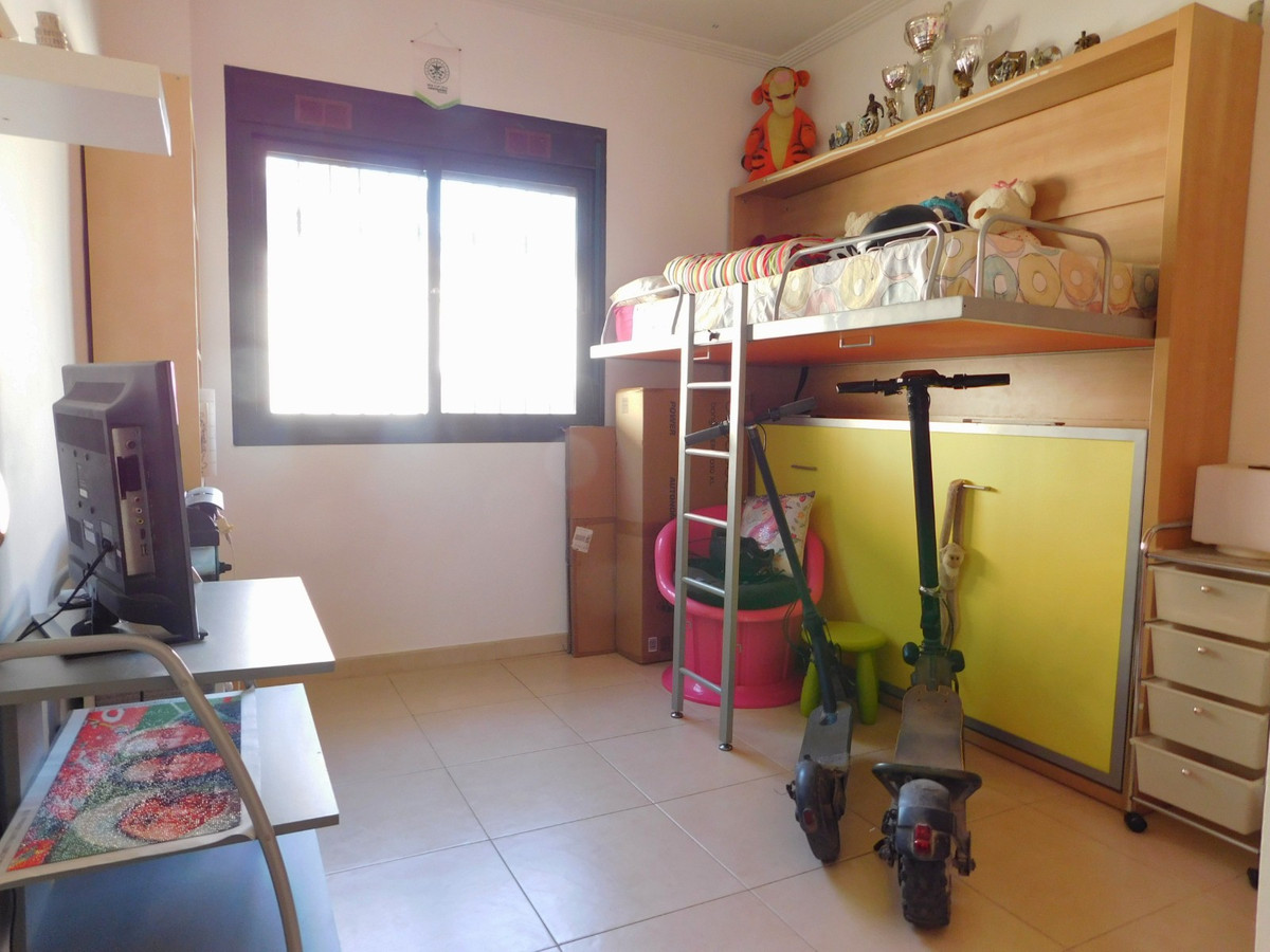 Se vende Villa - Chalet de 4 dormitorios en Costa Blanca, Alicante, España