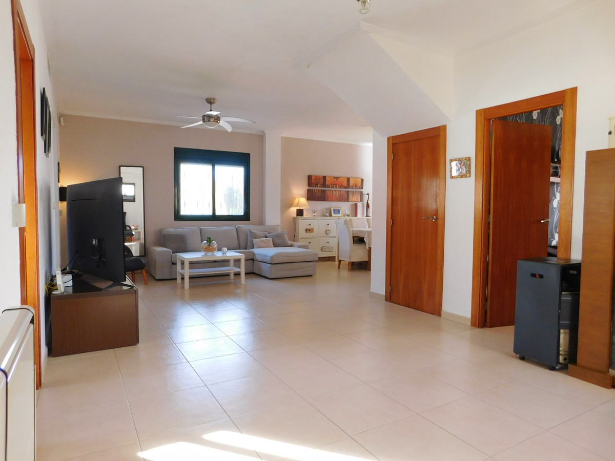 Se vende Villa - Chalet de 4 dormitorios en Costa Blanca, Alicante, España