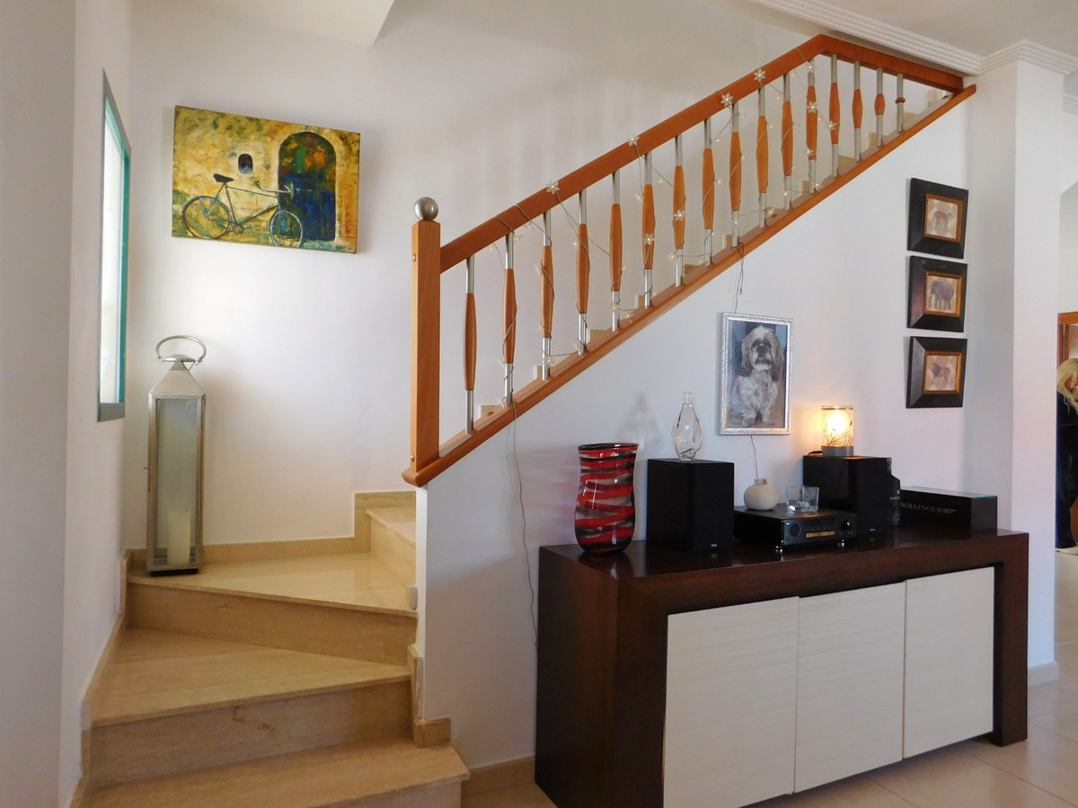 Se vende Villa - Chalet de 4 dormitorios en Costa Blanca, Alicante, España