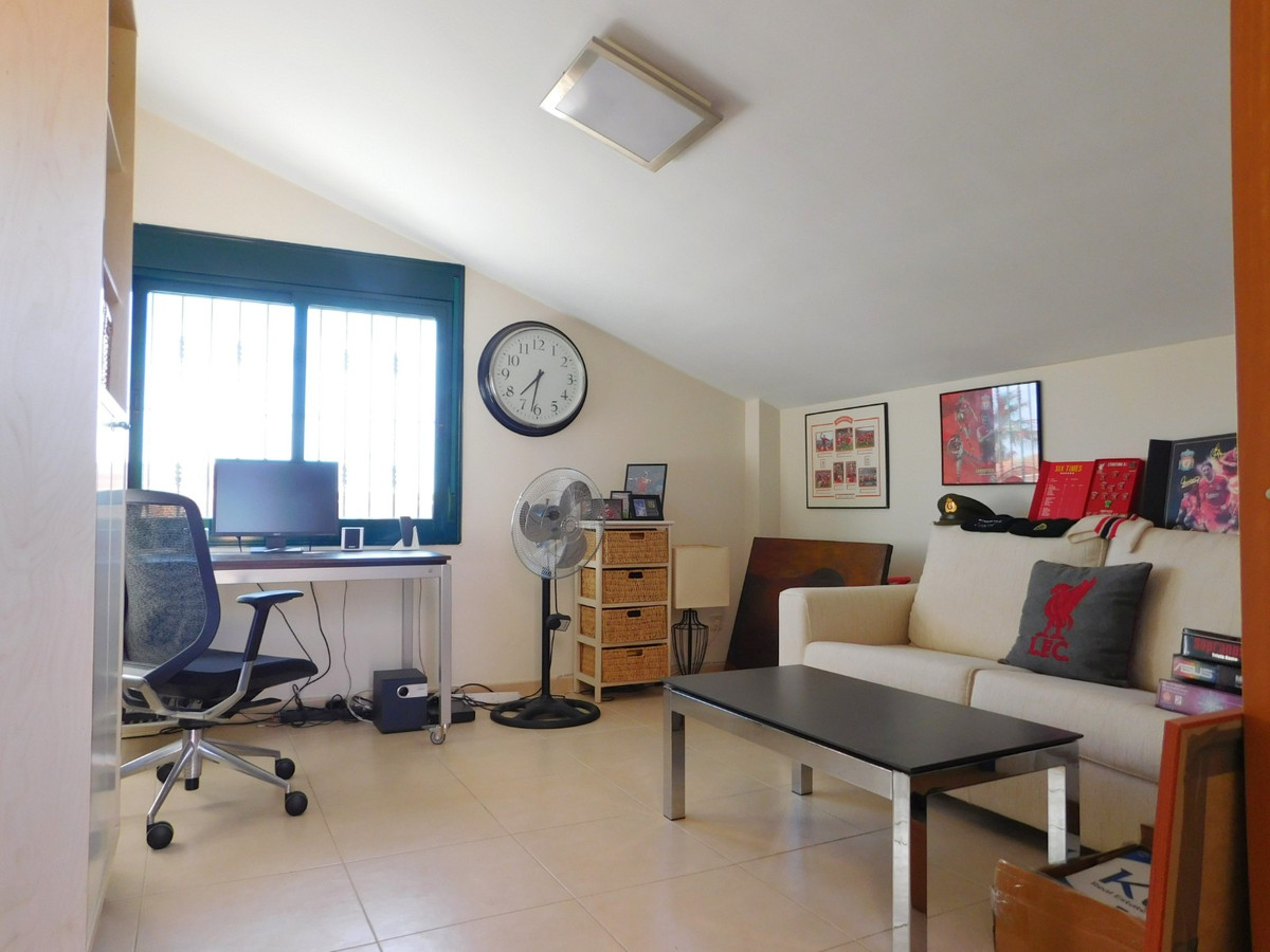 Se vende Villa - Chalet de 4 dormitorios en Costa Blanca, Alicante, España