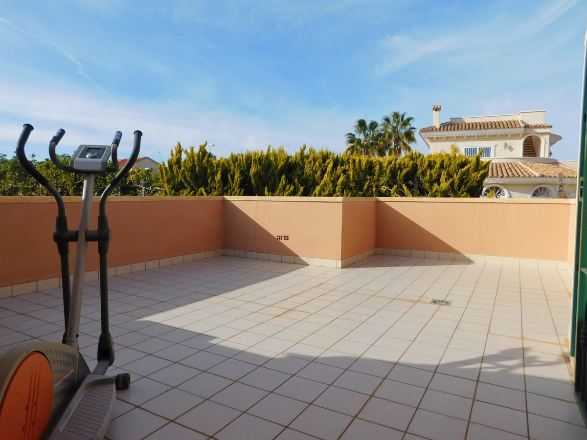 Se vende Villa - Chalet de 4 dormitorios en Costa Blanca, Alicante, España