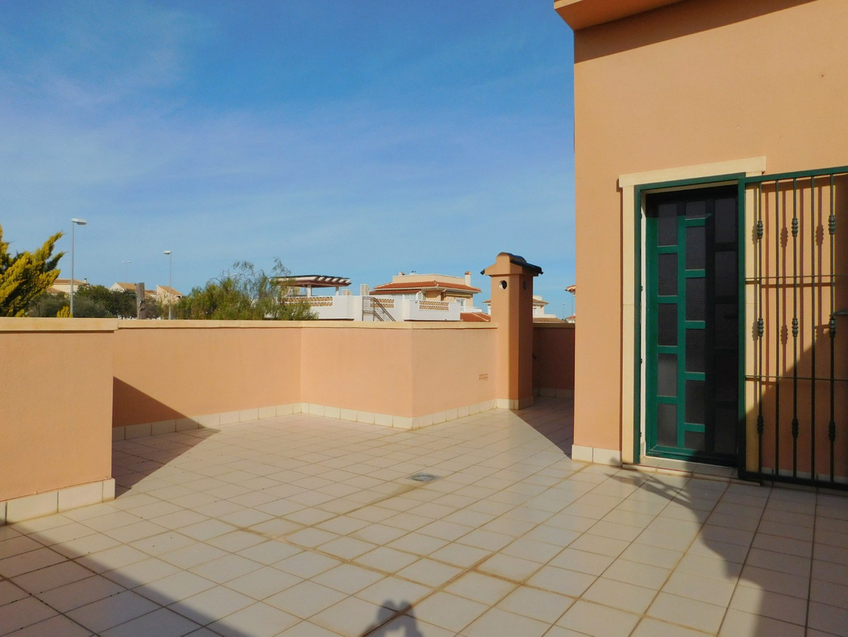 Se vende Villa - Chalet de 4 dormitorios en Costa Blanca, Alicante, España