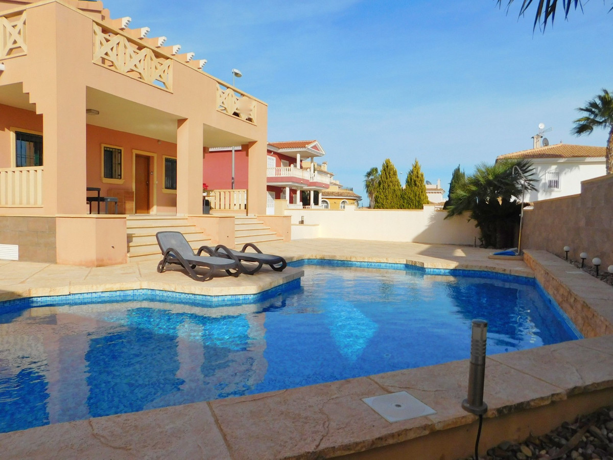 Se vende Villa - Chalet de 4 dormitorios en Costa Blanca, Alicante, España