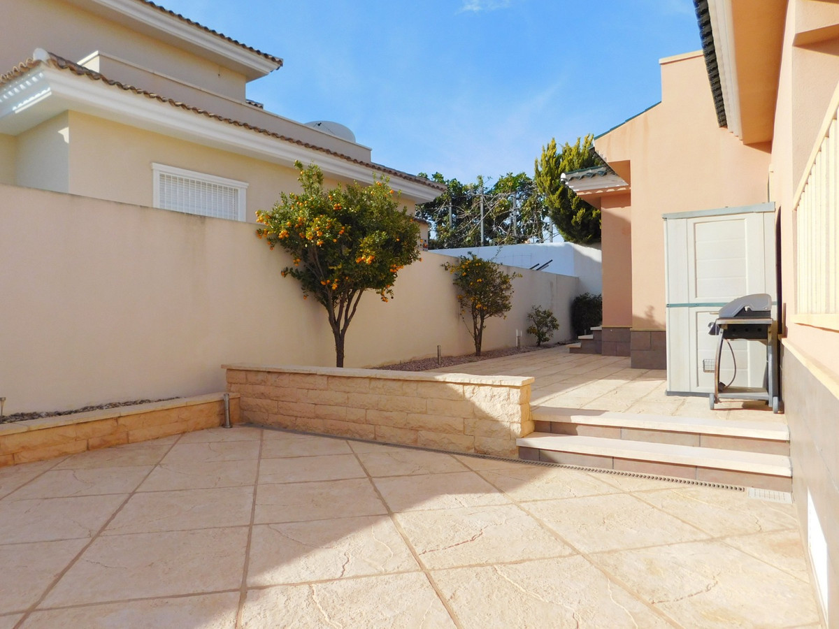 Se vende Villa - Chalet de 4 dormitorios en Costa Blanca, Alicante, España