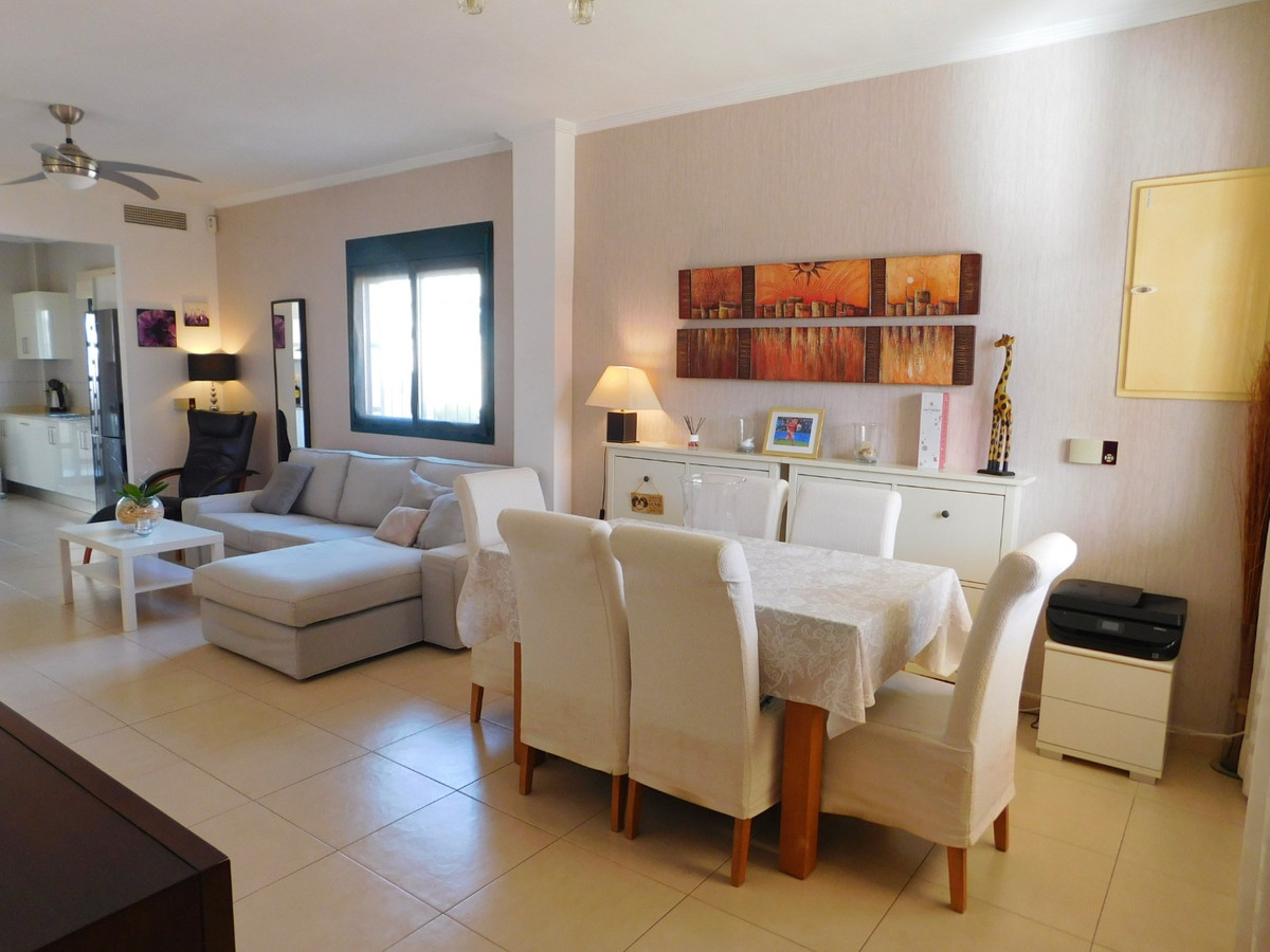 Se vende Villa - Chalet de 4 dormitorios en Costa Blanca, Alicante, España