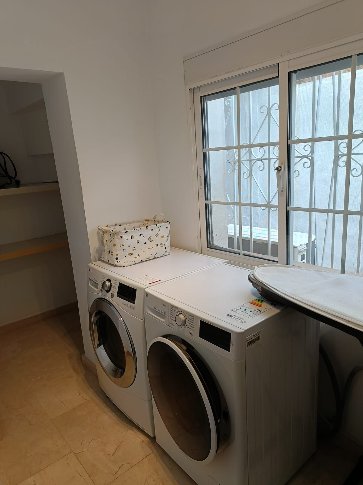 Se vende Villa - Chalet de 4 dormitorios en Costa Del Sol, Málaga, España