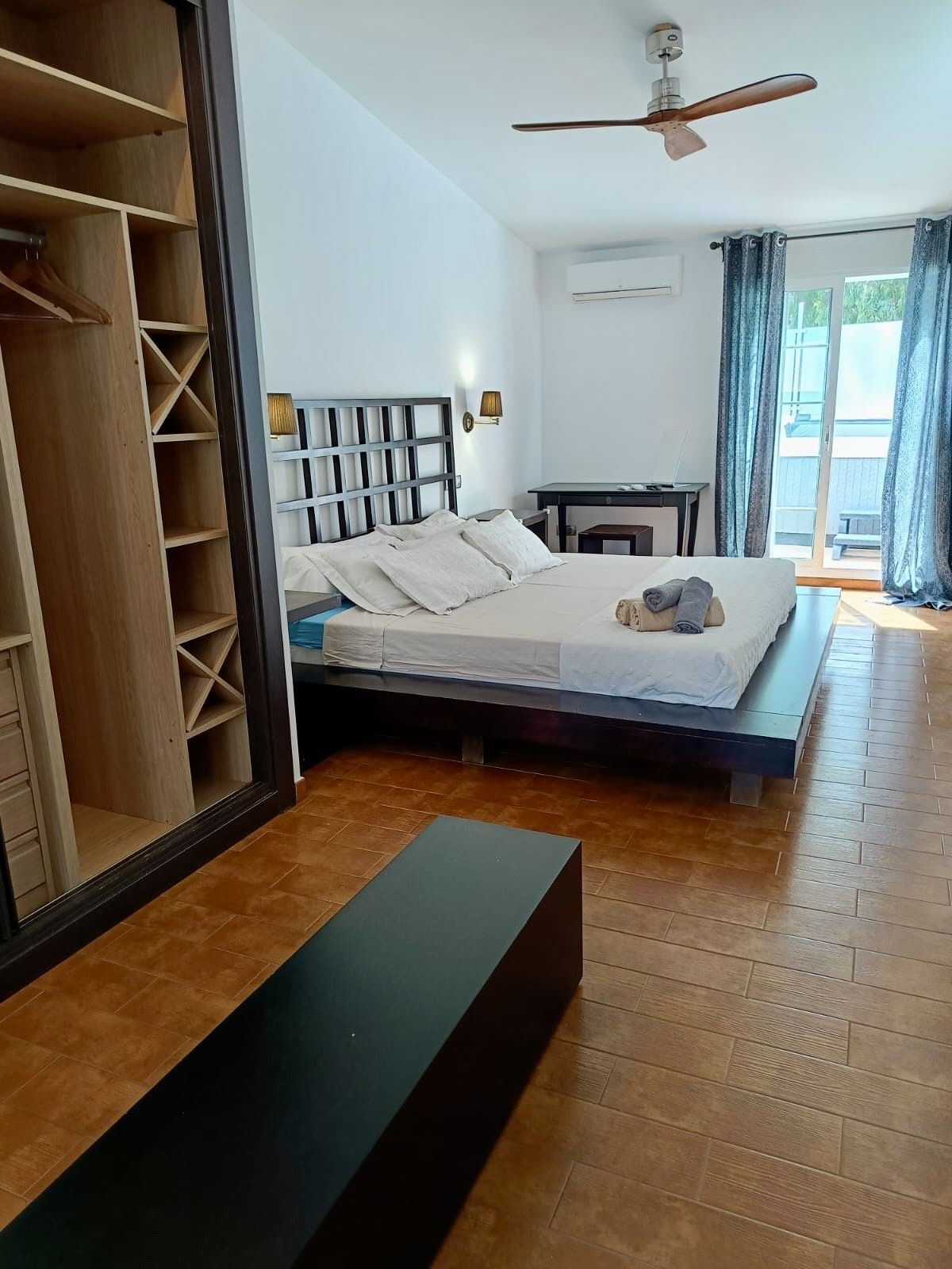 Se vende Villa - Chalet de 4 dormitorios en Costa Del Sol, Málaga, España