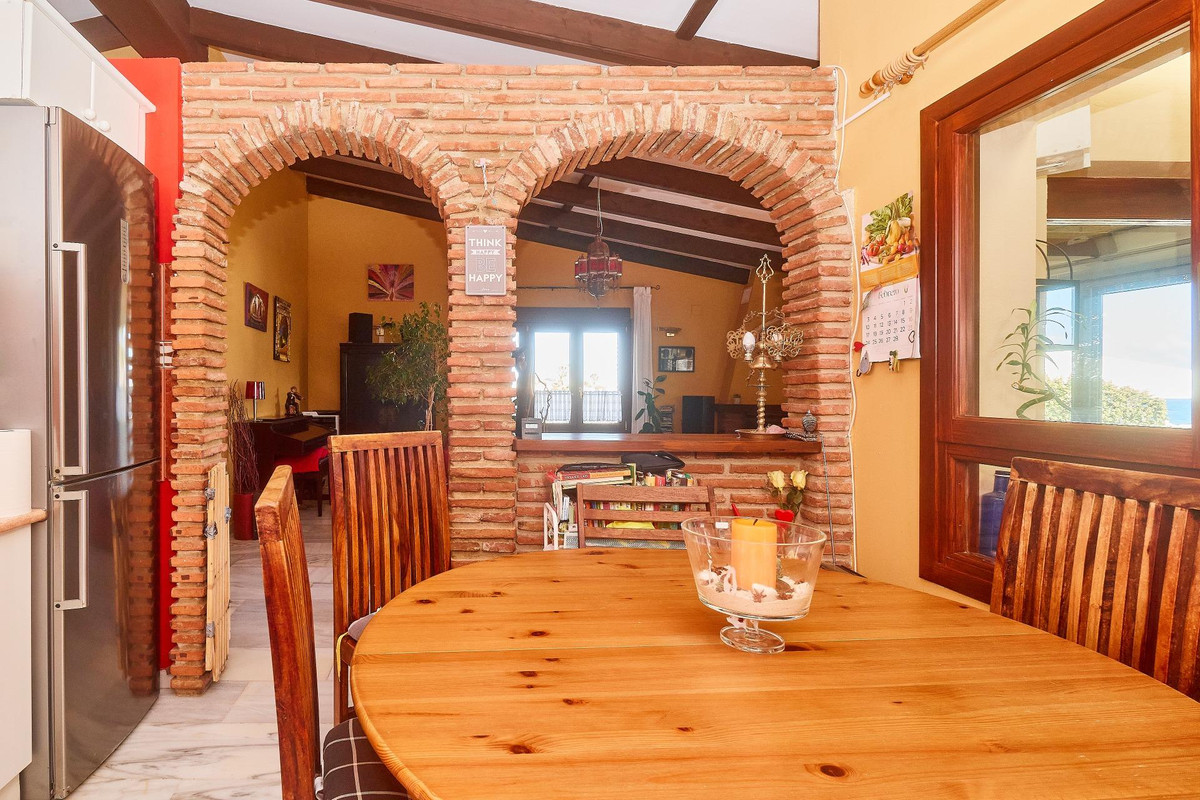 Se vende Villa - Chalet de 4 dormitorios en Costa Del Sol, Málaga, España