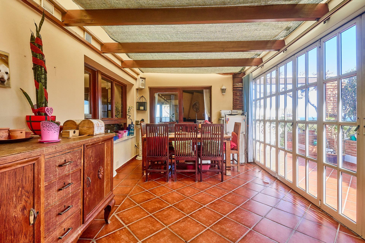 Se vende Villa - Chalet de 4 dormitorios en Costa Del Sol, Málaga, España