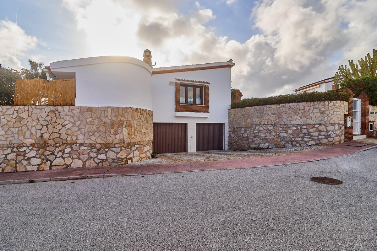 Se vende Villa - Chalet de 4 dormitorios en Costa Del Sol, Málaga, España