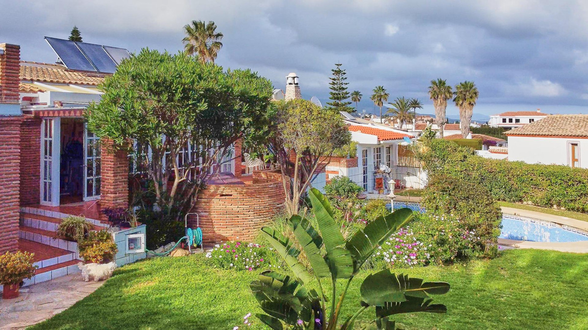 Se vende Villa - Chalet de 4 dormitorios en Costa Del Sol, Málaga, España