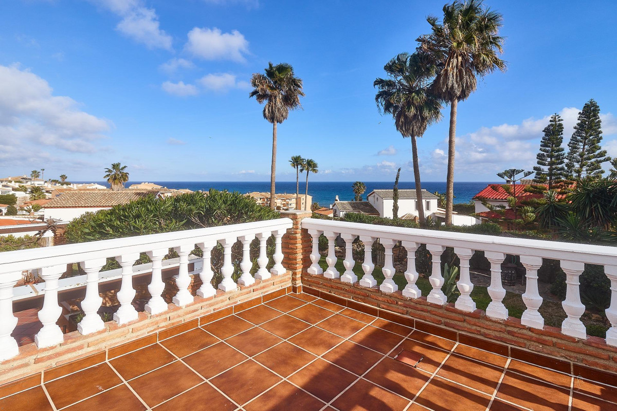 Se vende Villa - Chalet de 4 dormitorios en Costa Del Sol, Málaga, España