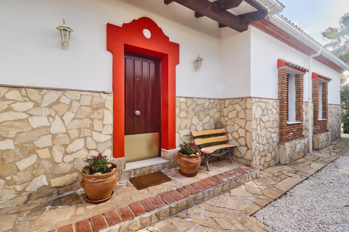 Se vende Villa - Chalet de 4 dormitorios en Costa Del Sol, Málaga, España