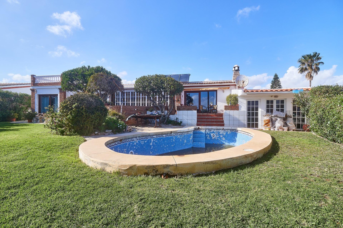 Se vende Villa - Chalet de 4 dormitorios en Costa Del Sol, Málaga, España