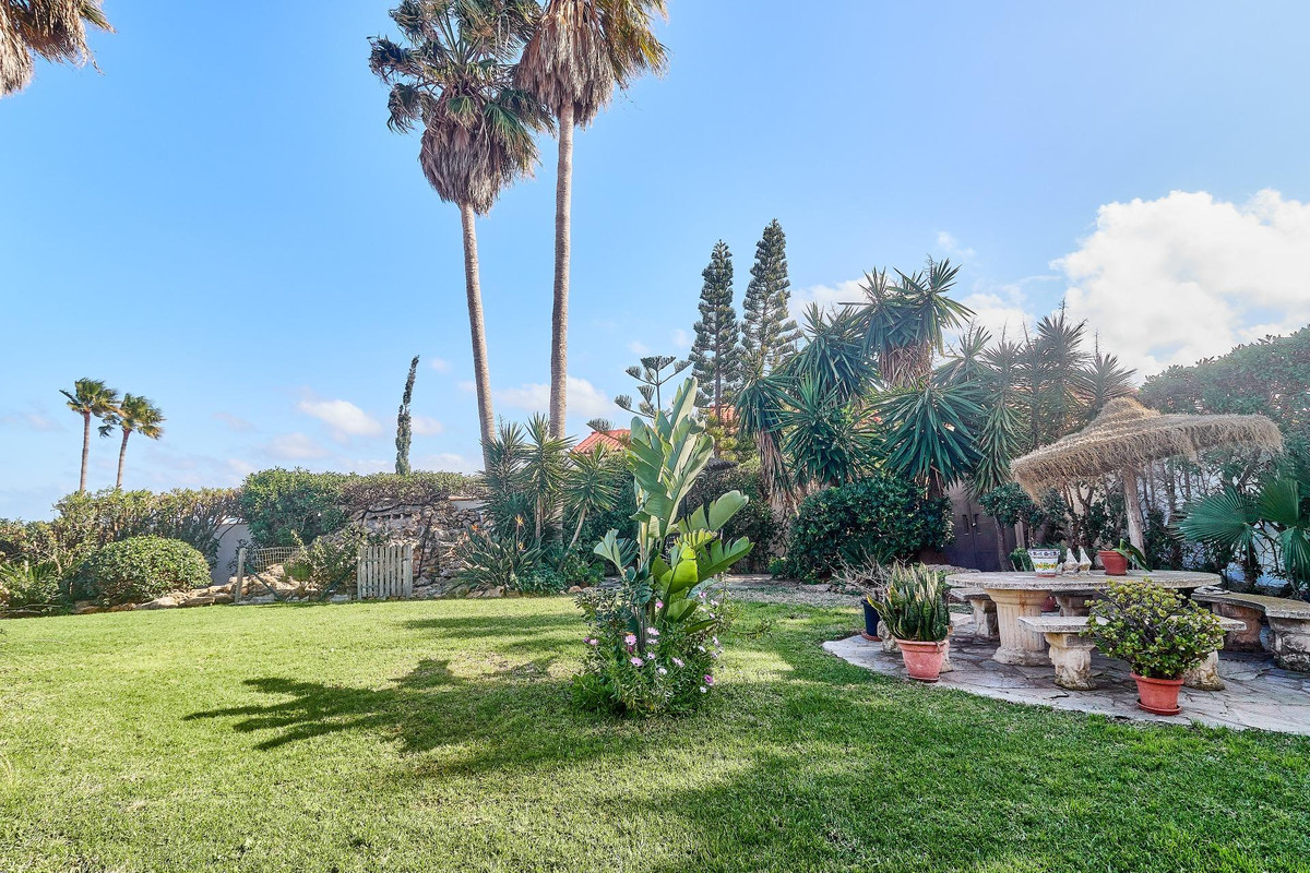 Se vende Villa - Chalet de 4 dormitorios en Costa Del Sol, Málaga, España