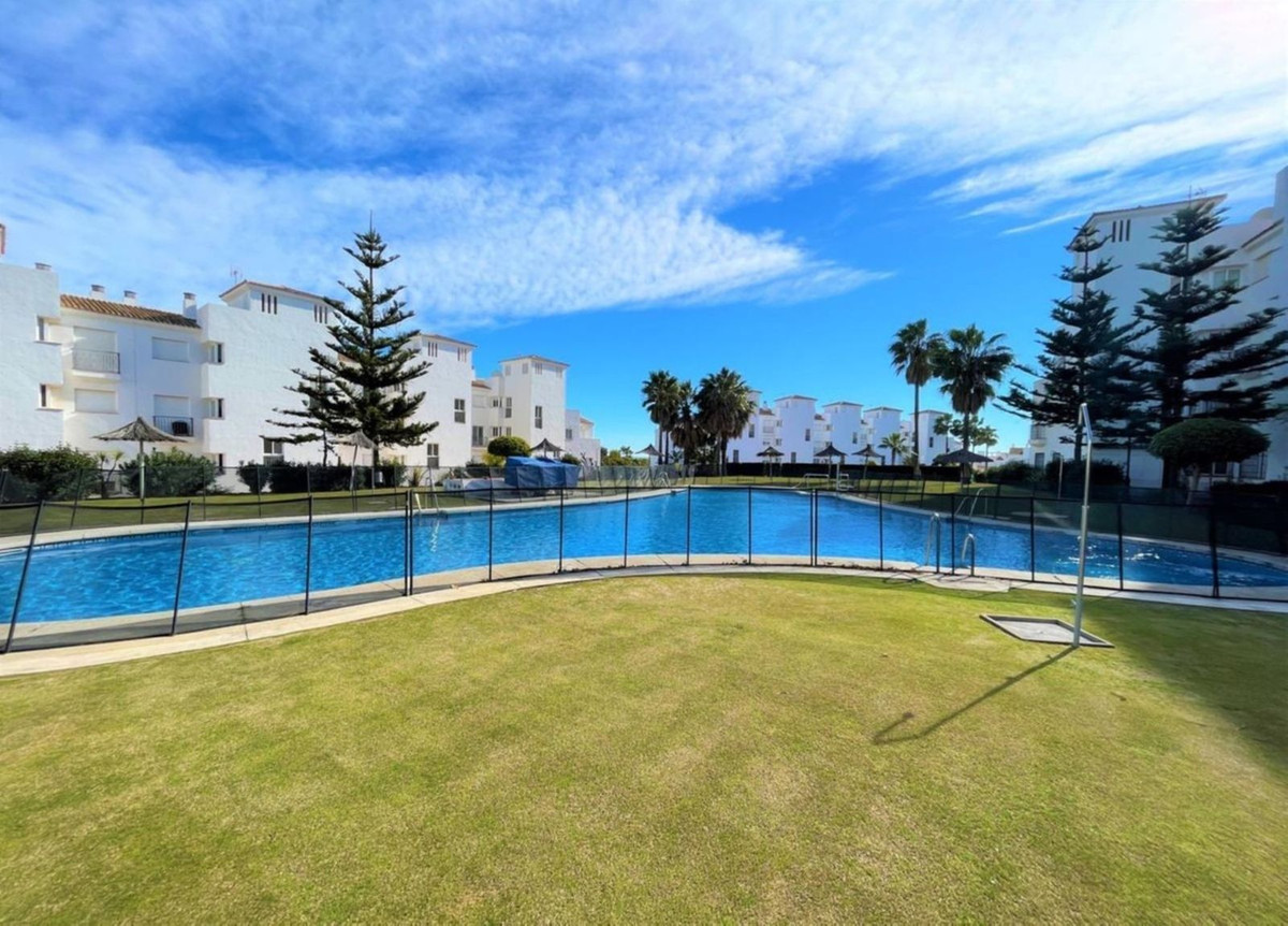 Se vende Apartamento Planta Media de 2 dormitorios en Costa Del Sol, Málaga, España
