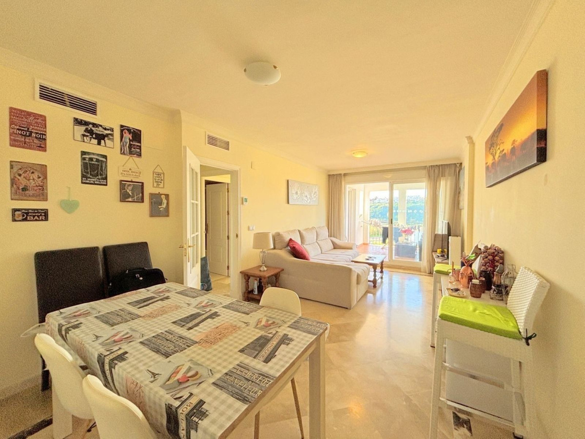 Se vende Apartamento Planta Media de 2 dormitorios en Costa Del Sol, Málaga, España