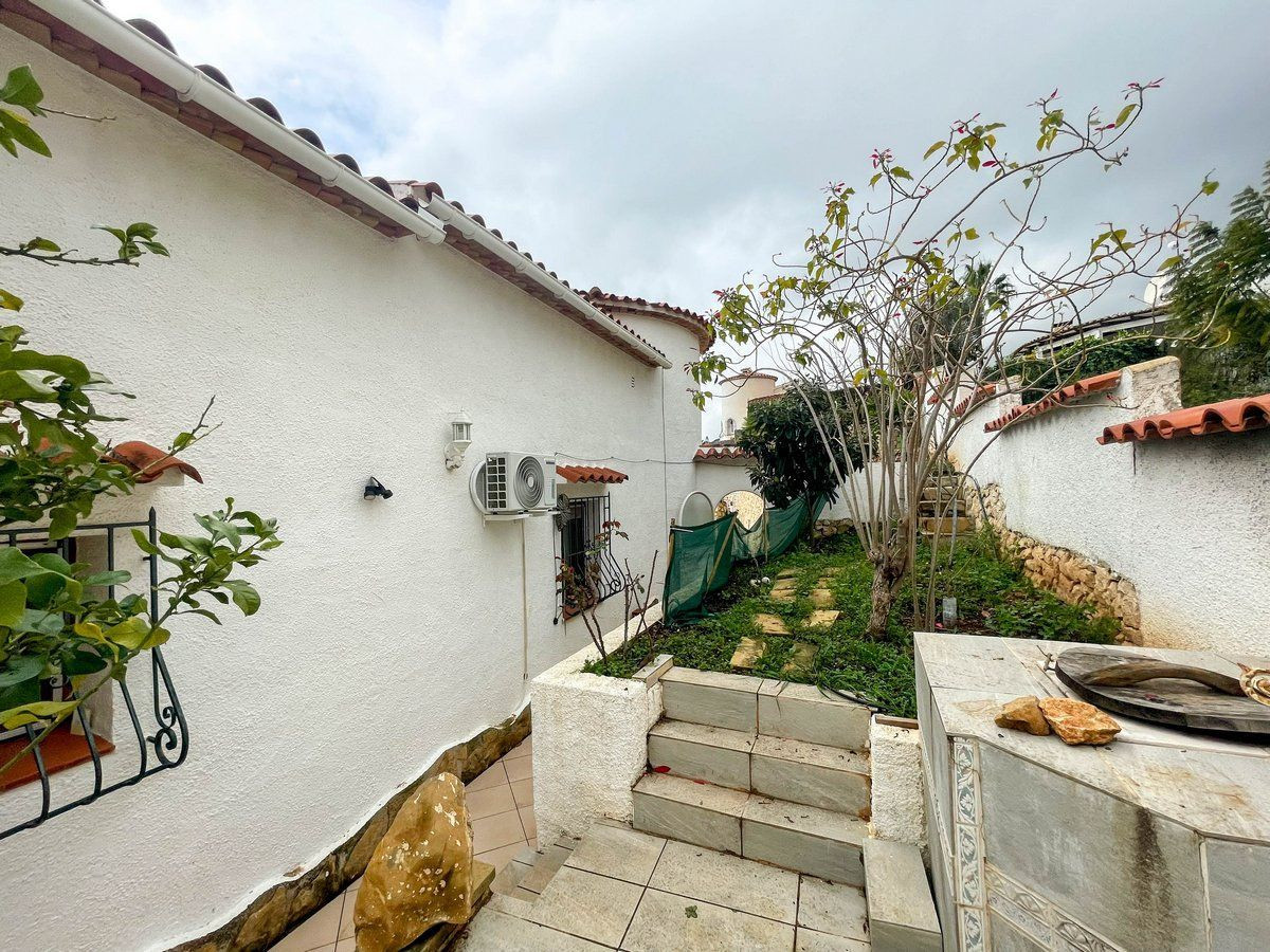 4 Bed Townhouse for sale in Montemar Costa Blanca, Alicante, Spain