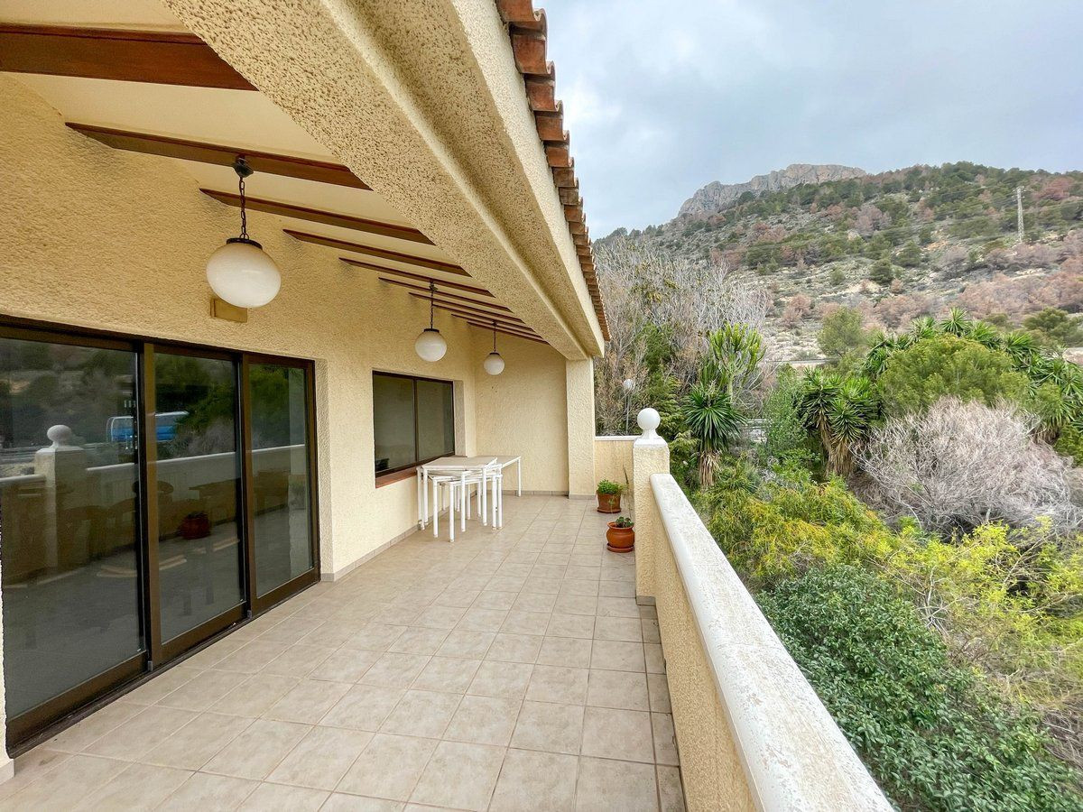 5 Bed Commercial unit for sale in Calpe Costa Blanca, Alicante, Spain