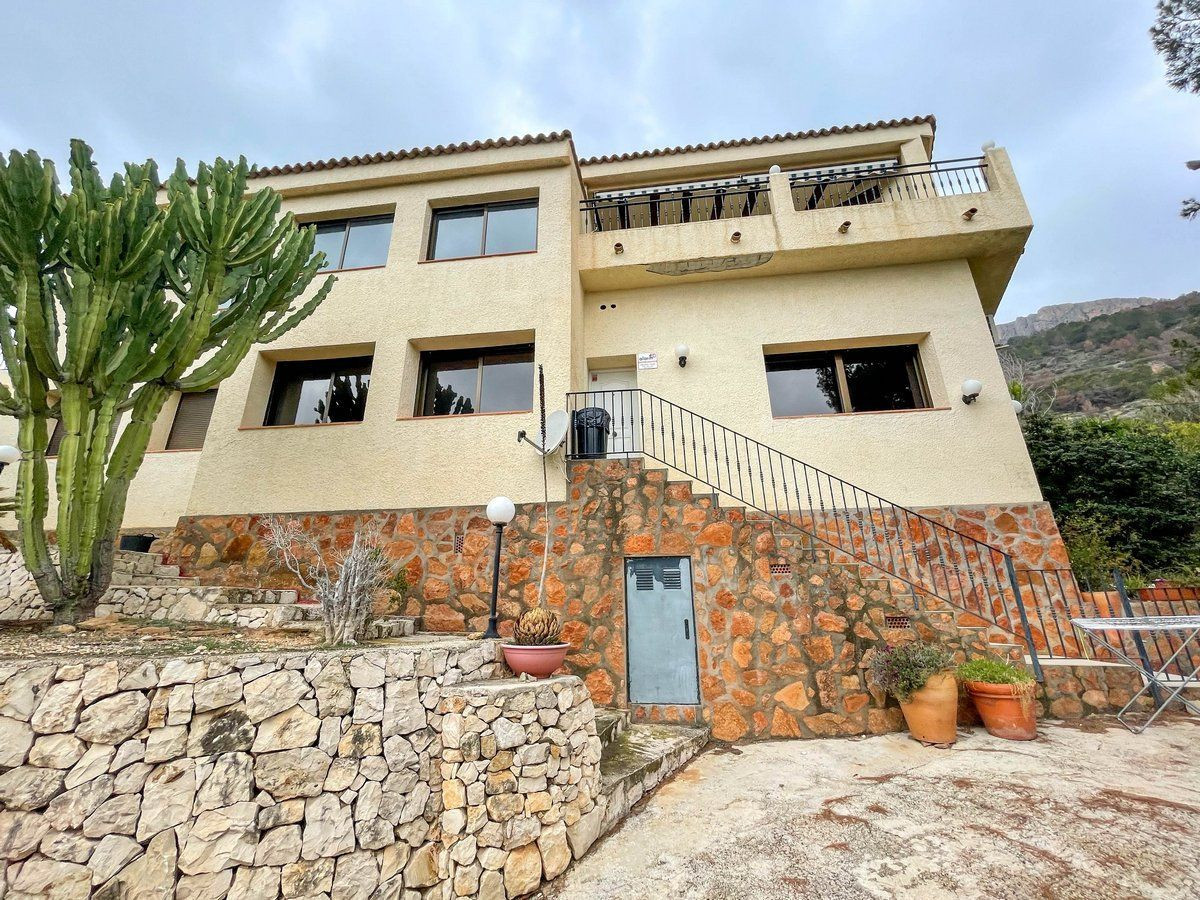 5 Bed Commercial unit for sale in Calpe Costa Blanca, Alicante, Spain