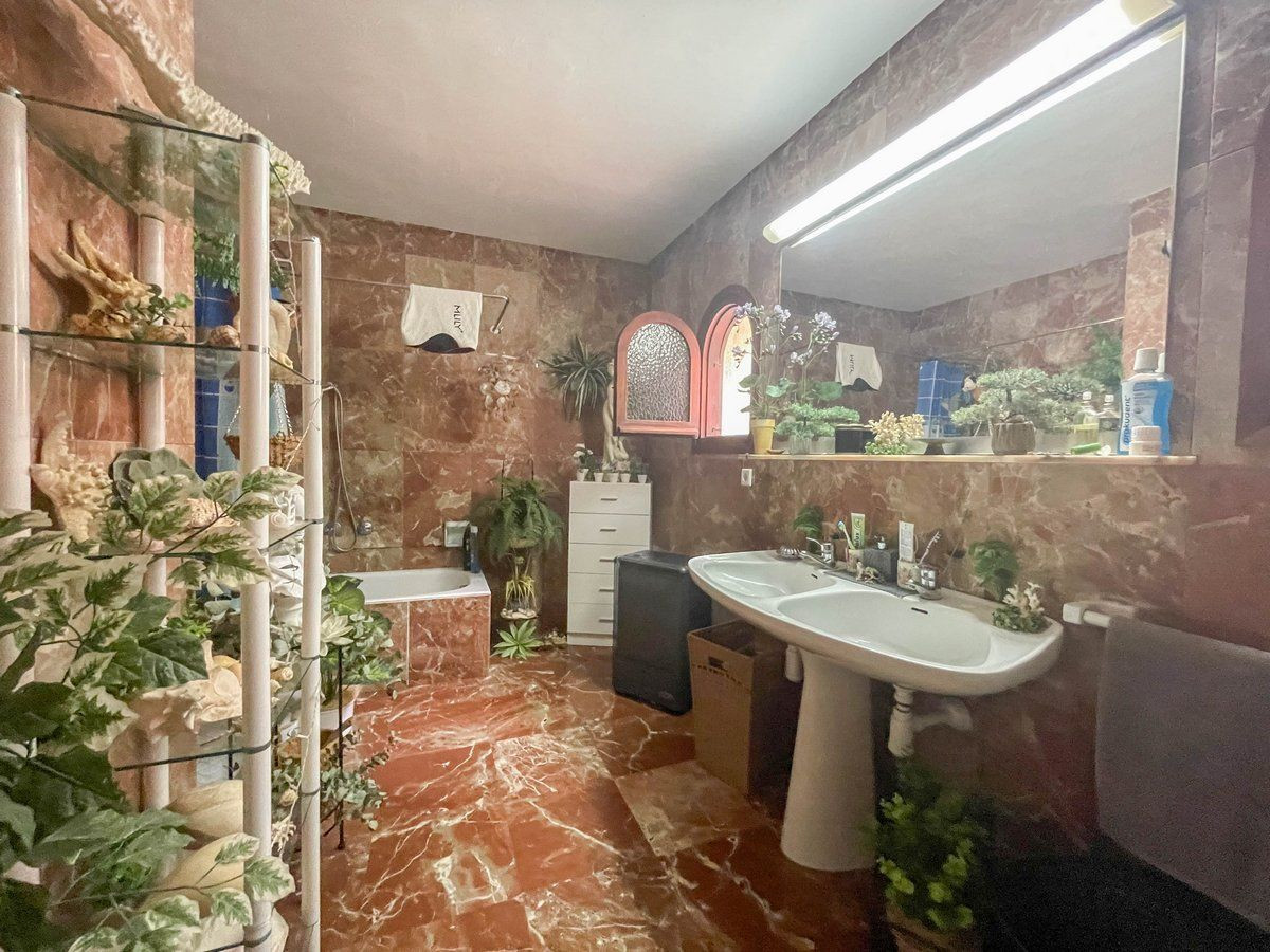 Se vende Villa - Chalet de 4 dormitorios en Costa Blanca, Alicante, España