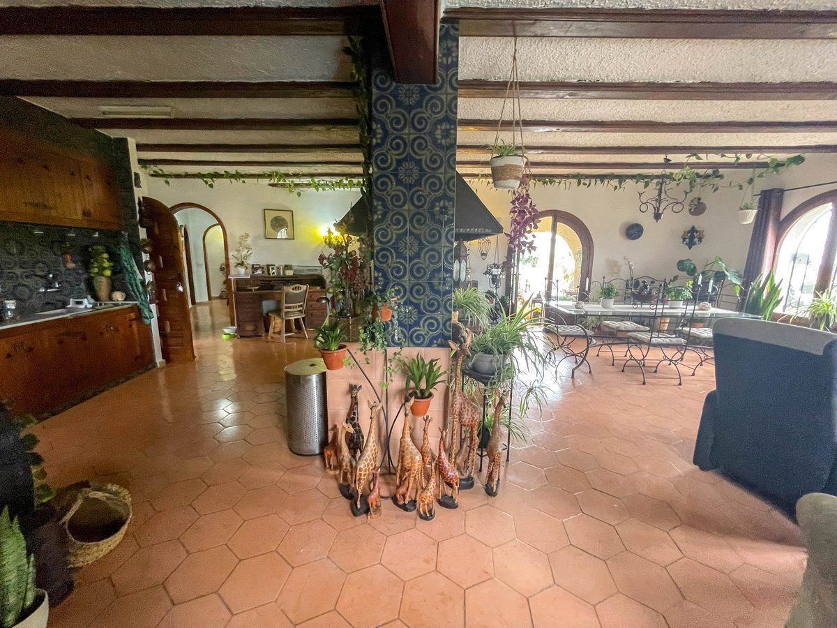 Se vende Villa - Chalet de 4 dormitorios en Costa Blanca, Alicante, España