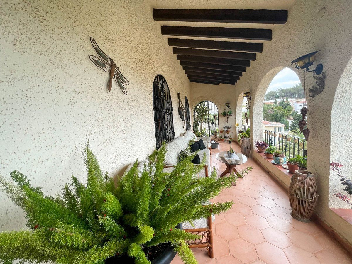 Se vende Villa - Chalet de 4 dormitorios en Costa Blanca, Alicante, España