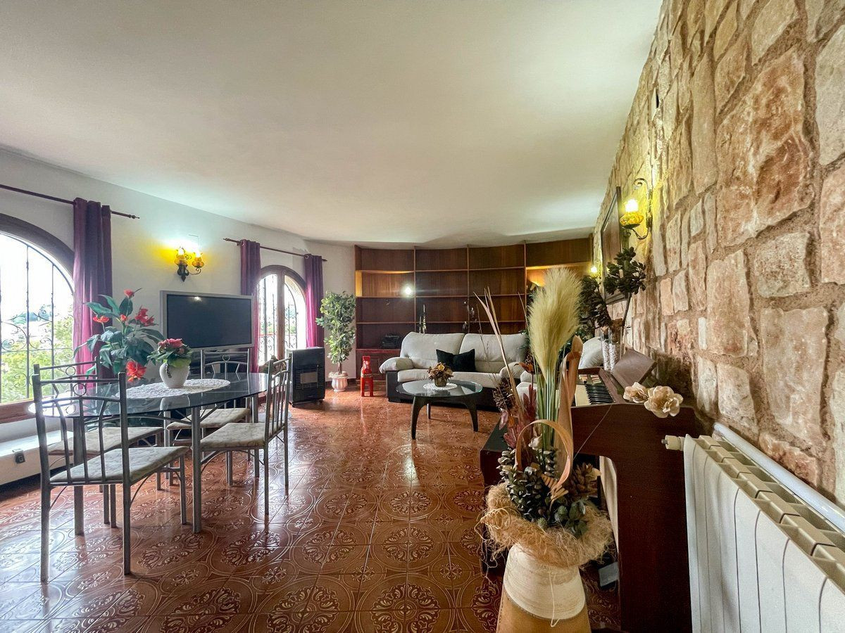 Se vende Villa - Chalet de 4 dormitorios en Costa Blanca, Alicante, España