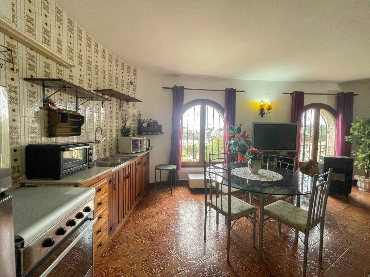 Se vende Villa - Chalet de 4 dormitorios en Costa Blanca, Alicante, España