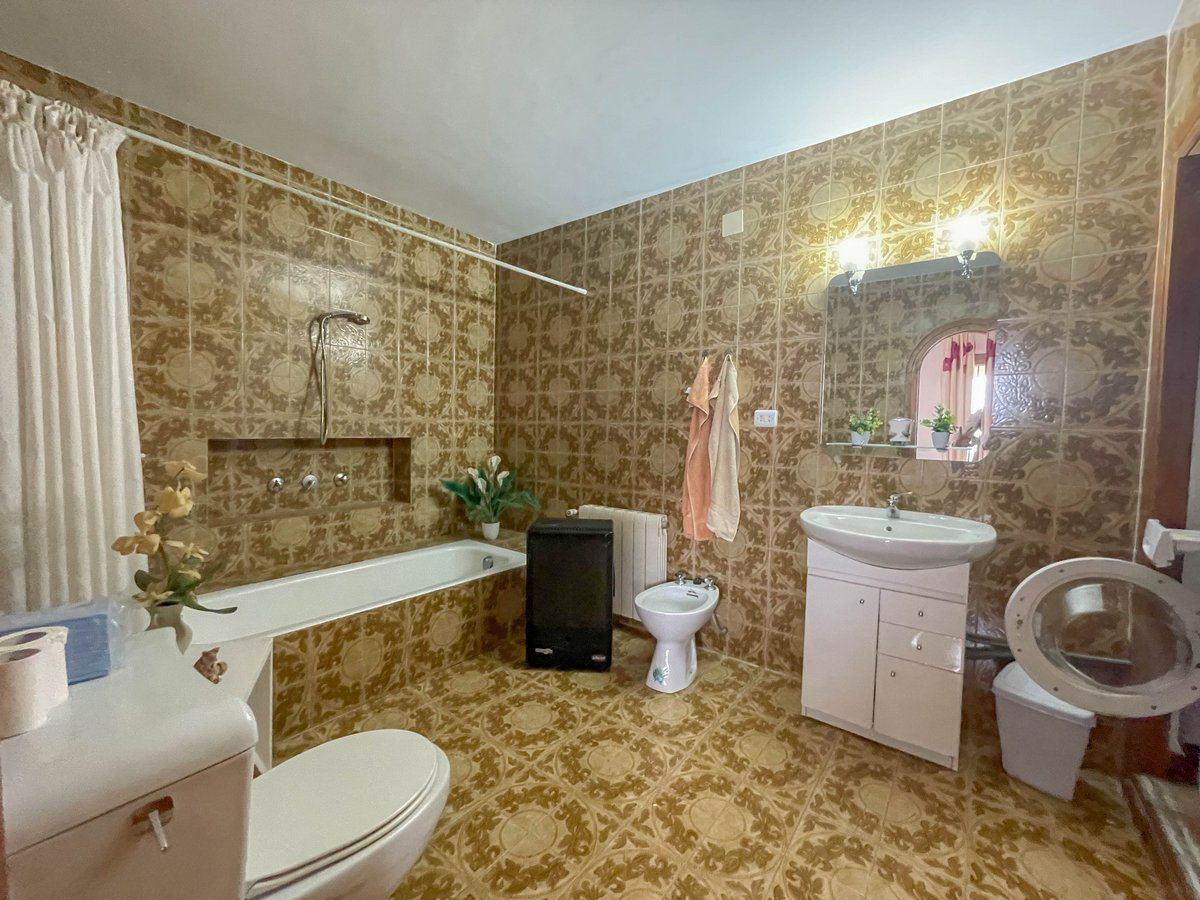 Se vende Villa - Chalet de 4 dormitorios en Costa Blanca, Alicante, España