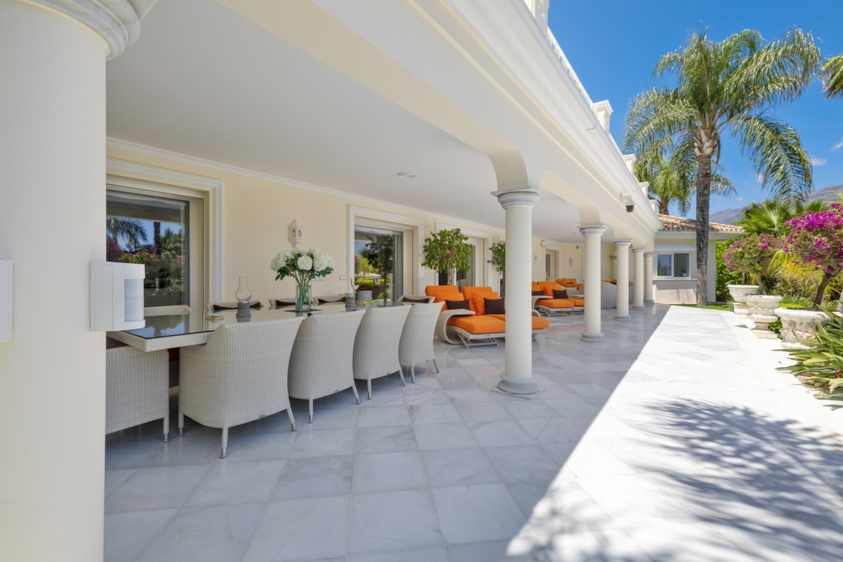 Se vende Villa - Chalet de 6 dormitorios en Costa Del Sol, Málaga, España