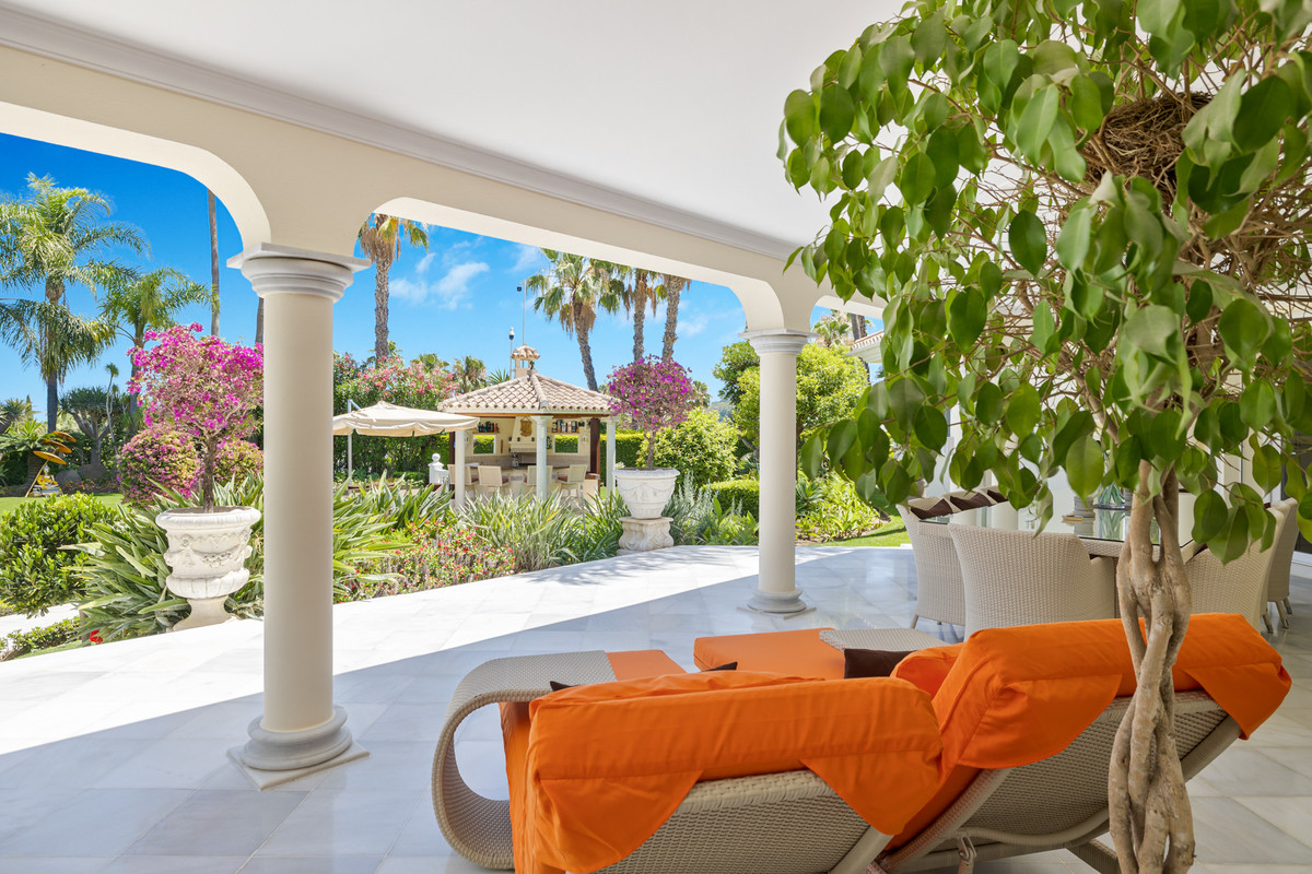 Se vende Villa - Chalet de 6 dormitorios en Costa Del Sol, Málaga, España