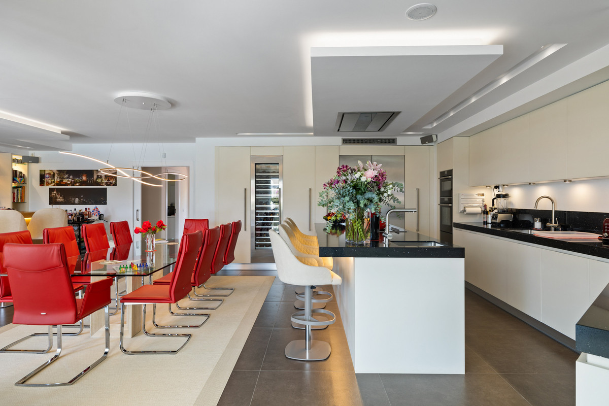 Se vende Villa - Chalet de 6 dormitorios en Costa Del Sol, Málaga, España