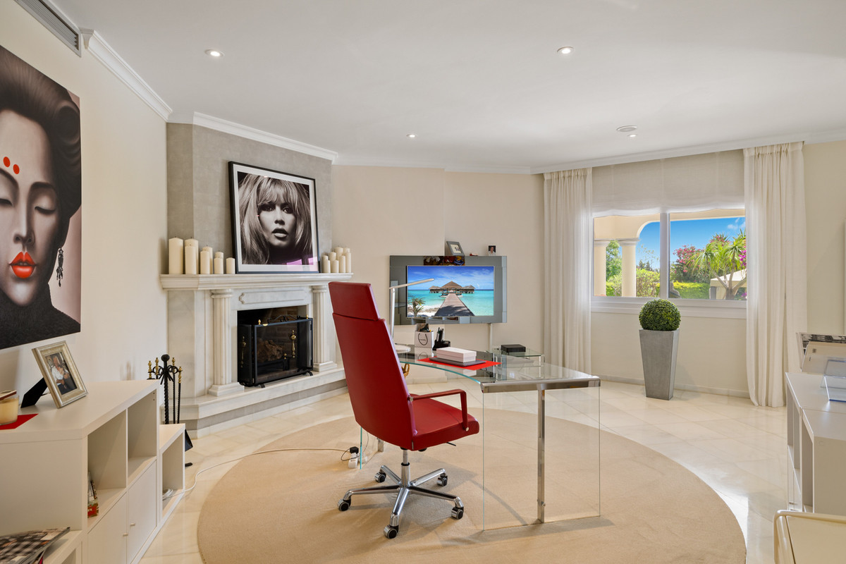 Se vende Villa - Chalet de 6 dormitorios en Costa Del Sol, Málaga, España