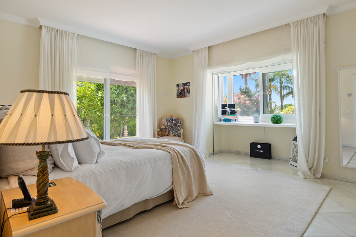 Se vende Villa - Chalet de 6 dormitorios en Costa Del Sol, Málaga, España