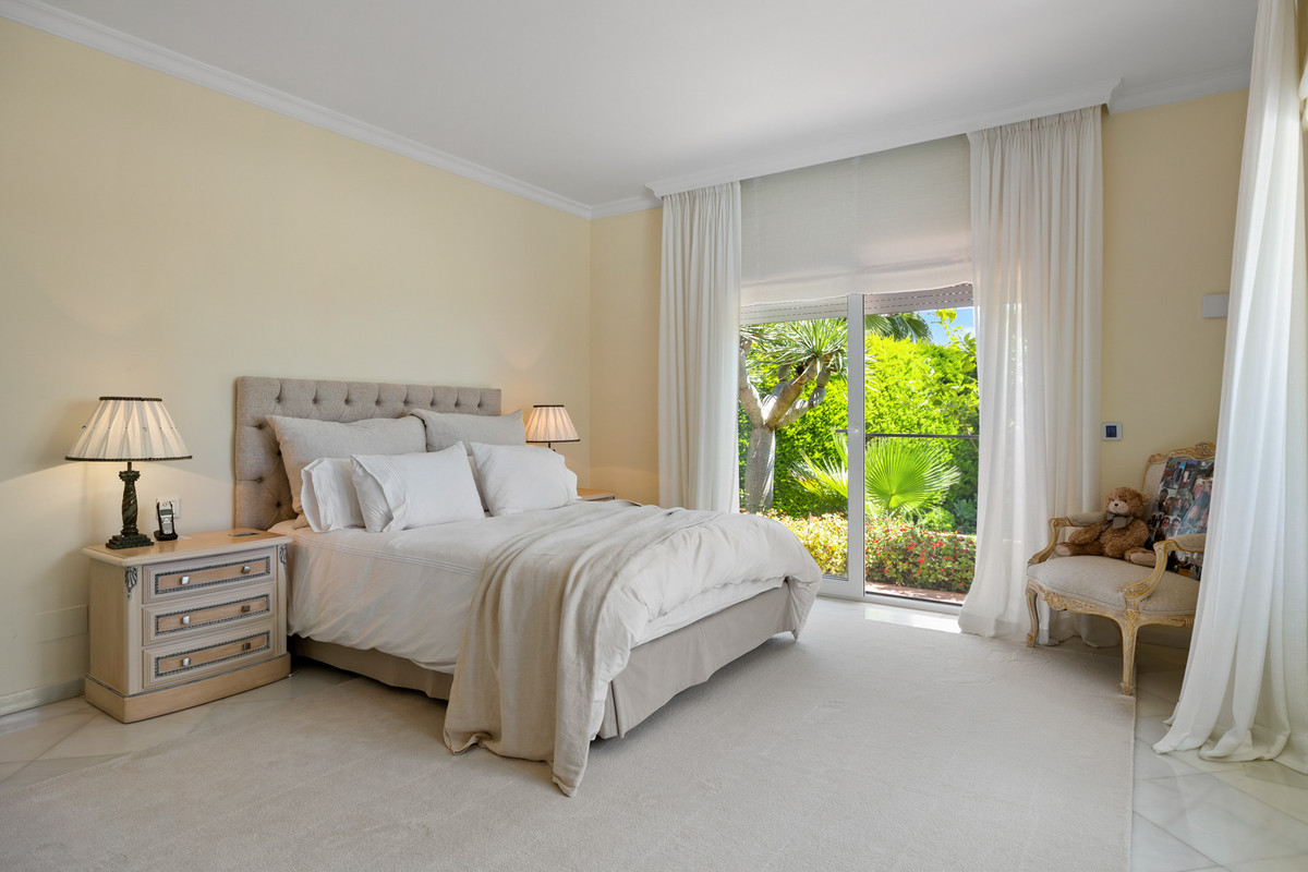 Se vende Villa - Chalet de 6 dormitorios en Costa Del Sol, Málaga, España
