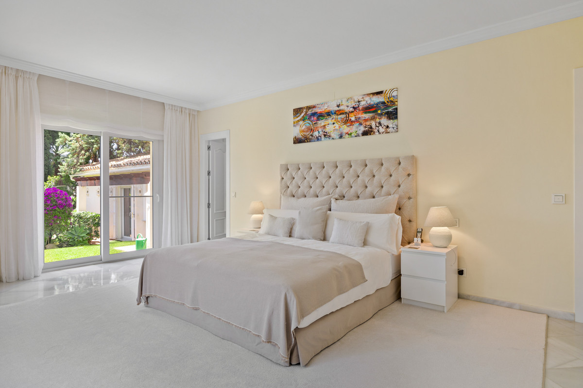 Se vende Villa - Chalet de 6 dormitorios en Costa Del Sol, Málaga, España