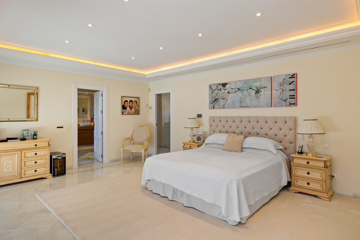 Se vende Villa - Chalet de 6 dormitorios en Costa Del Sol, Málaga, España