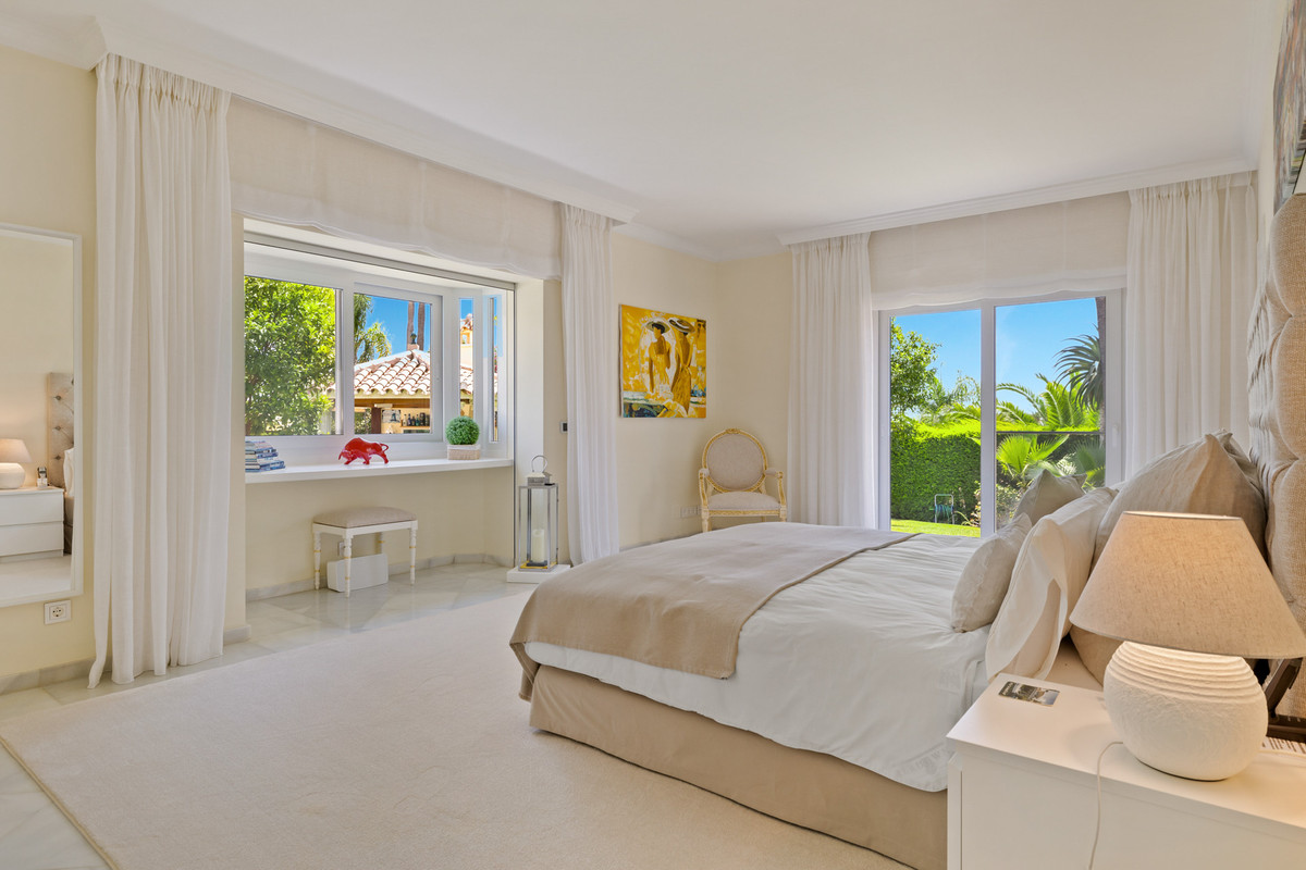Se vende Villa - Chalet de 6 dormitorios en Costa Del Sol, Málaga, España
